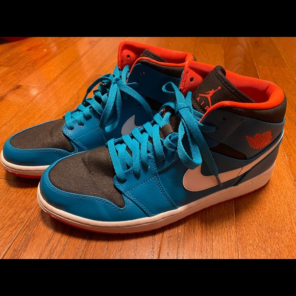 Air Jordan 1 Mid: Tropical Teal/Infrared 23, size 12 - Picture 1 of 7